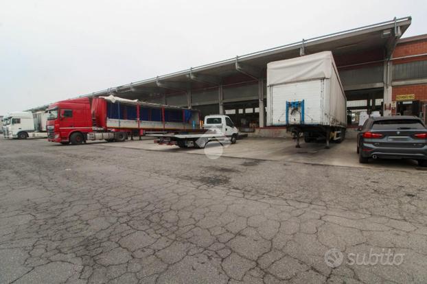 CAPANNONE A SAN GIULIANO MILANESE