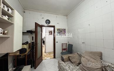 Appartamento di 3 vani e accessori con giardino, A