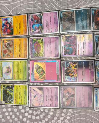 lotto Pokémon di carte miste rare e rare doppie 