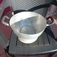 scolapasta antico in alluminio