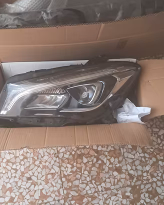 Faro sinistro  + griglia mercedes CLA 