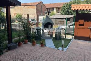 CASA SEMI-INDIPENDENTE IN CORTE RISTRUTTATA