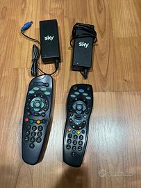 Telecomandi Sky + alimentatori