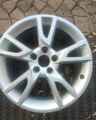 Cerchi in Lega 7.5J ET33 (Orig. Audi Q3 2016)