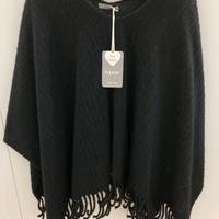 Poncho nero di lana marca Please