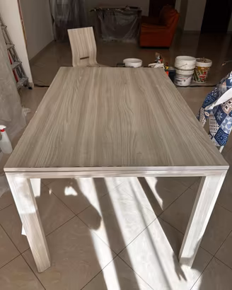 tavolo moderno con 4 sedie