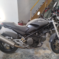Monster 750 dark carb del '00
