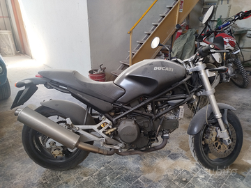 Monster 750 dark carb