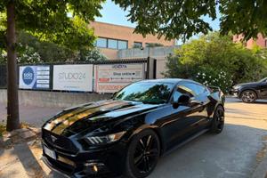 Ford Mustang km.42.000! AUTOM. 6M 317 HP