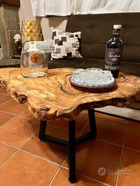 tavolino in legno d'ulivo e resina epossidica 