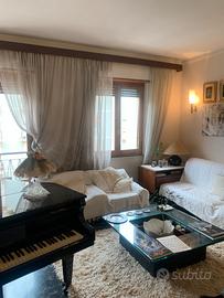 Cagliari, via Castelvi, appartamento luminoso