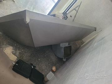 cappa professionale sui 3 metri motore tubi acciai