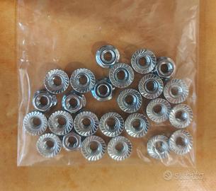 25 dadi esagonali flangiati M6