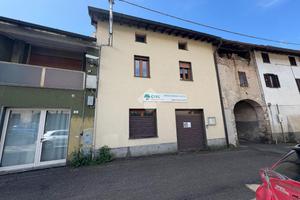 CASA SEMINDIPENDENTE A BRIVIO