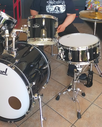 Batteria acustica Pearl Roadshow completa
