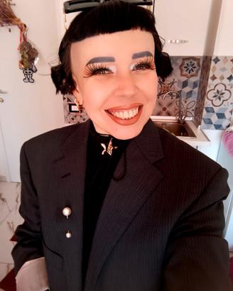 Commessa/addetta alle vendite