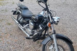Moto yamaha dragstar 250 custom