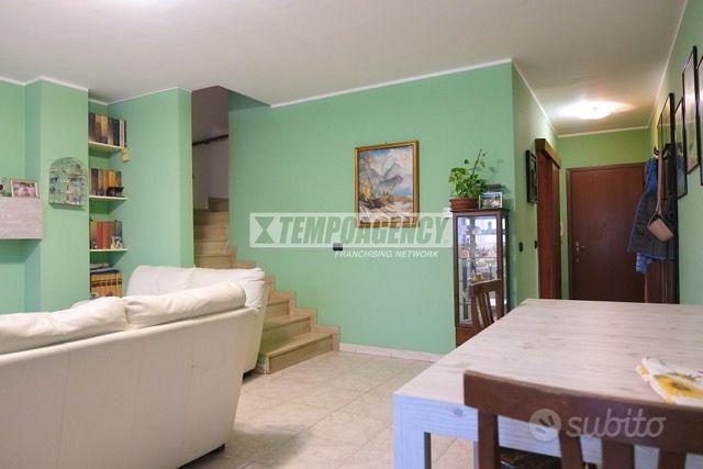VILLA A SCHIERA CON GIARDINO !! - Altro