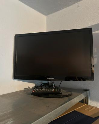 TV SAMSUNG T22C300EW
