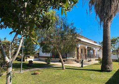 Splendida villa a Nettuno con terreno edificabile