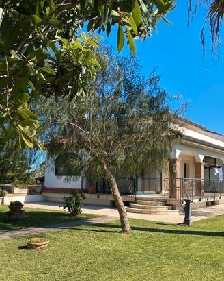 Splendida villa a Nettuno con terreno edificabile