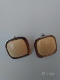 Orecchini vintage quadrati beige e argento