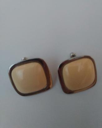 Orecchini vintage quadrati beige e argento