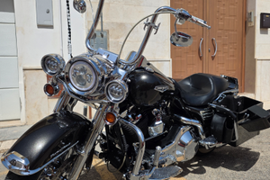 Harley Davidson Road king chicano