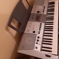 Pianola Yamaha PSR E-413