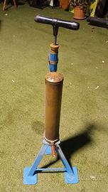 Antica pompa vaporizzatore x spruzzare