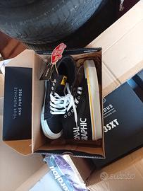 Vans x National Geographic 38.5 numero 
