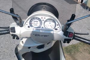 scooter piaggio beverly cilindrata 300