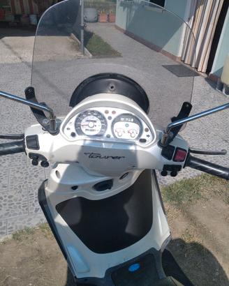 scooter piaggio beverly cilindrata 300