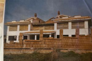 Villa bifamiliare panoramica con ampio terreno