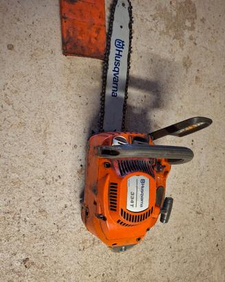 Motosega husquarna t334