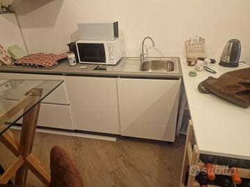 Cucina praticamente nuova