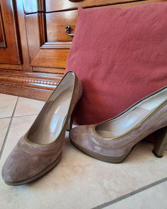 scarpe color tortora