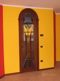 Porta in vetro colorato