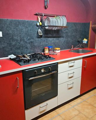 Cucina, Lavastoviglie, forno, sedie