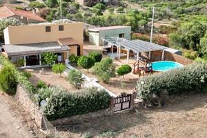 Villa con piscina " cala sarraina"