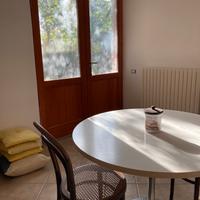Tavolo  rotondo  design svedese anni 50