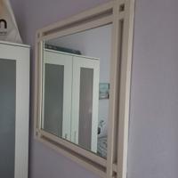 specchio con cornice legno bianca