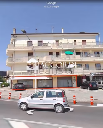 RIFERIMENTO NIG02 - LOCALE COMMERCIALE JESOLO PAE
