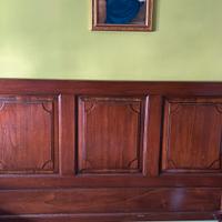 Letto matrimoniale in noce con cassettoni