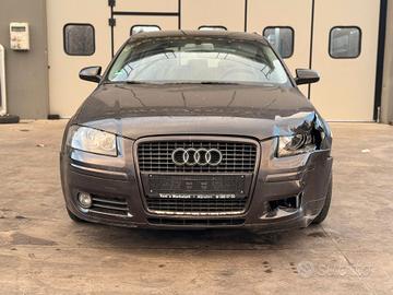 AUDI A3 8P per ricambi usati BZB