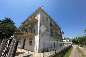 4 LOCALI A VILLAPIANA