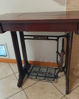 Macchina da cucire Singer modello 15 M88 del 1950
