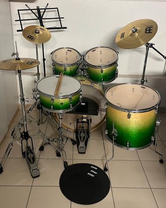 Batteria acustica WHD+Piatti Meinl+Sordine Evans