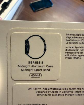 Apple Watch Serie 8 GPS, 45mm in alluminio.