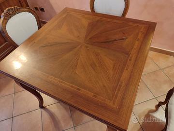 Tavolo in legno massello